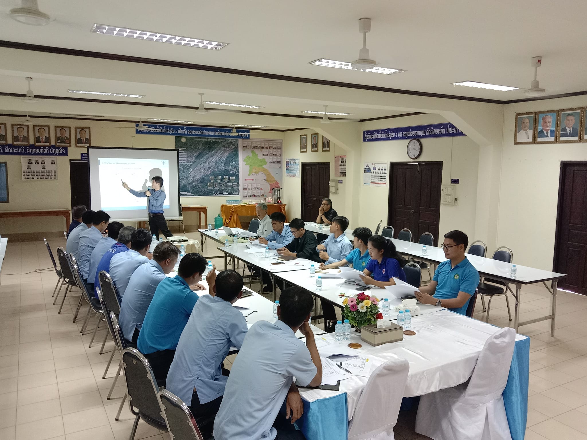 ໃນຕອນເຊົ້າ ຂອງວັນທີ 04/06/2024 ມີຊ່ຽວຊານ ທາງບໍລິສັດ ນິຮົ່ງຊຸຍໂດ່ ທີ່ປຶກສາໂຄງການ ແລະ ບໍລິສັດ ຄູໂບ່ຕ້າ ຜູ້ຮັບເໝົາໂຄງການກໍ່ສ້າງ ລະບົບນໍ້າປະປາ ນະຄອນ ຫຼວງພະບາງ ເລີ່ມເປີດຝຶກອົບຮົມໃຫ້ພະນັກງານ ພາຍໃນລັດວິສາຫະກິດນໍ້າປະປາ ແຂວງຫຼວງພະບາງ