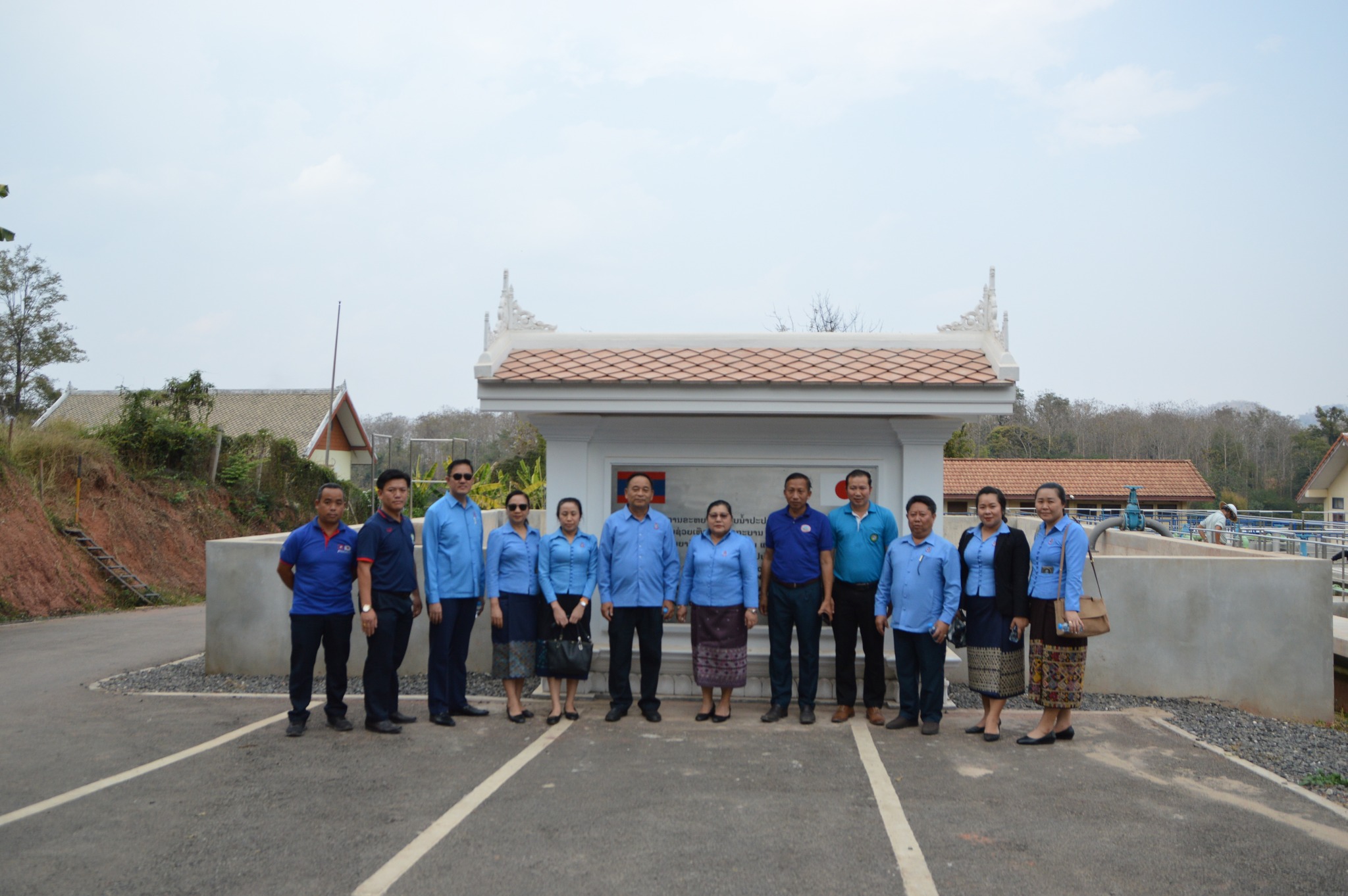 ໃນຕອນແລງຂອງວັນທີ່ 18/2/2025 ທ່ານຮອງປະທານກໍາມະບານສູນກາງພ້ອມດ້ວຍທີມງານ ແລະ ຄະນະທີມງານການນໍາກໍາມະບານແຂວງ ໄດ້ມາຢ້ຽມຢາມໂຮງງານຜະລິດນໍ້າປະປາ ບ້ານຜານົມ ຂອງ ລັດວິສາຫະກິດນໍ້າປະປາແຂວງຫຼວງພະບາງ.